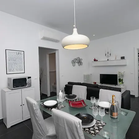Apartman Real Italian Estate - Luxury Black&white *