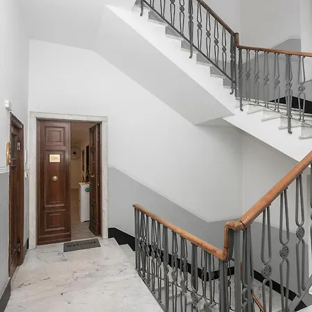 Real Italian Estate - Luxury Black&white * 제노바