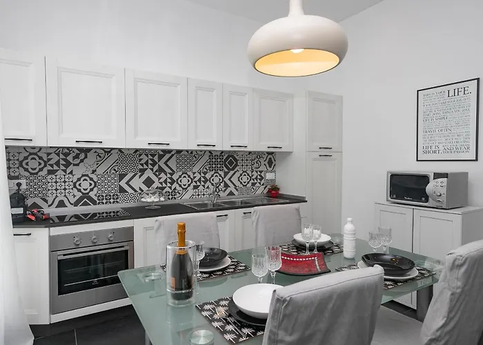 아파트 Real Italian Estate - Luxury Black&white