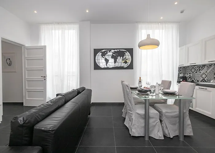 Real Italian Estate - Luxury Black&white Apartamento