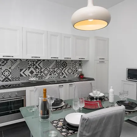 Apartment Real Italian Estate - Luxury Black&white